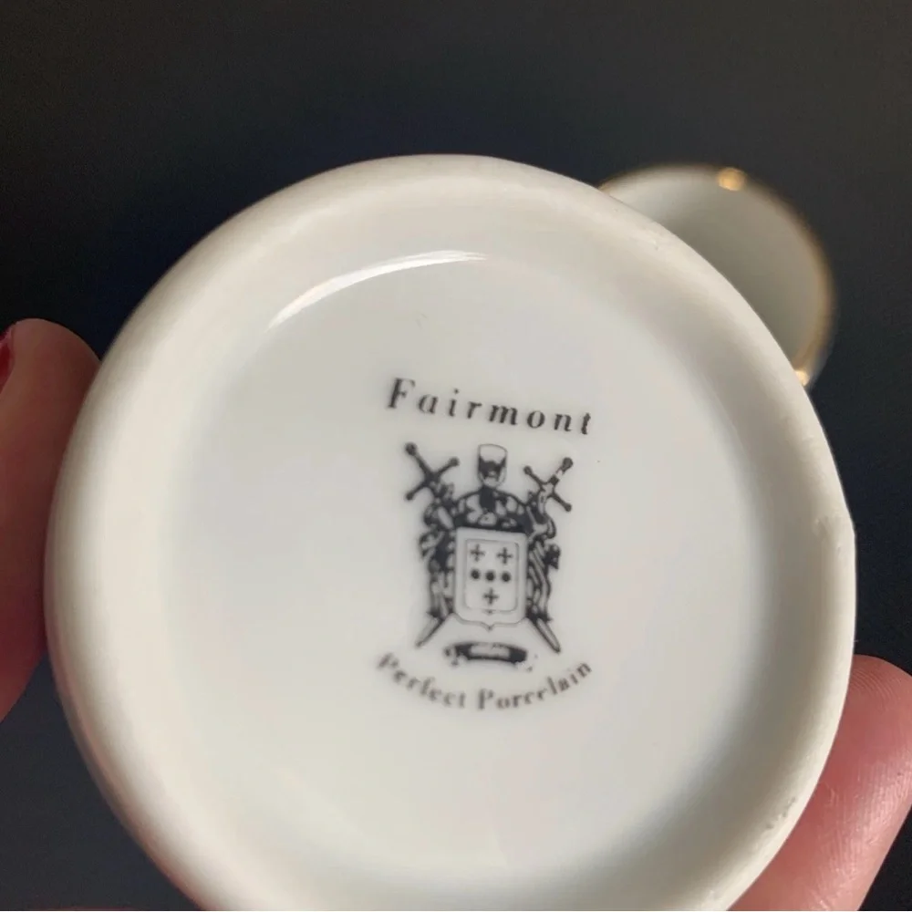 Festive Holiday Mug Set 4 - White with Christmas Designs Fairmont porcelain - Picture 3 of 6